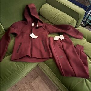 Nike tech women's outfit xs